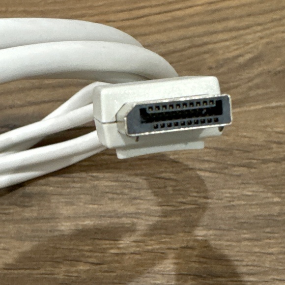 DisplayPort Cable (Tested & Working) E494210-E AWM Style 20276 (White) Cord - Picture 4 of 5